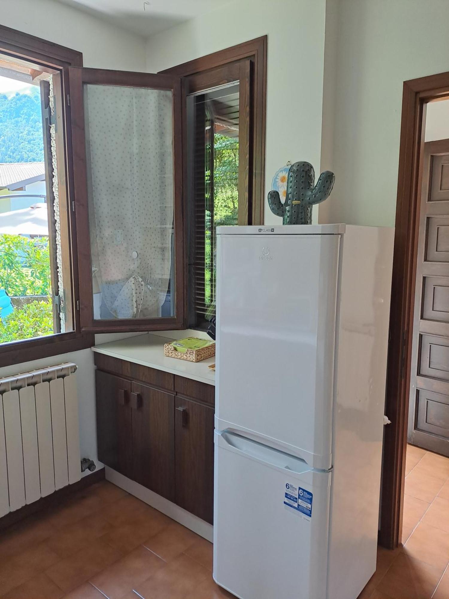 Villetta Singola Con Giardino Cottage Ghisallo Zona Bellagio Magreglio Luaran gambar