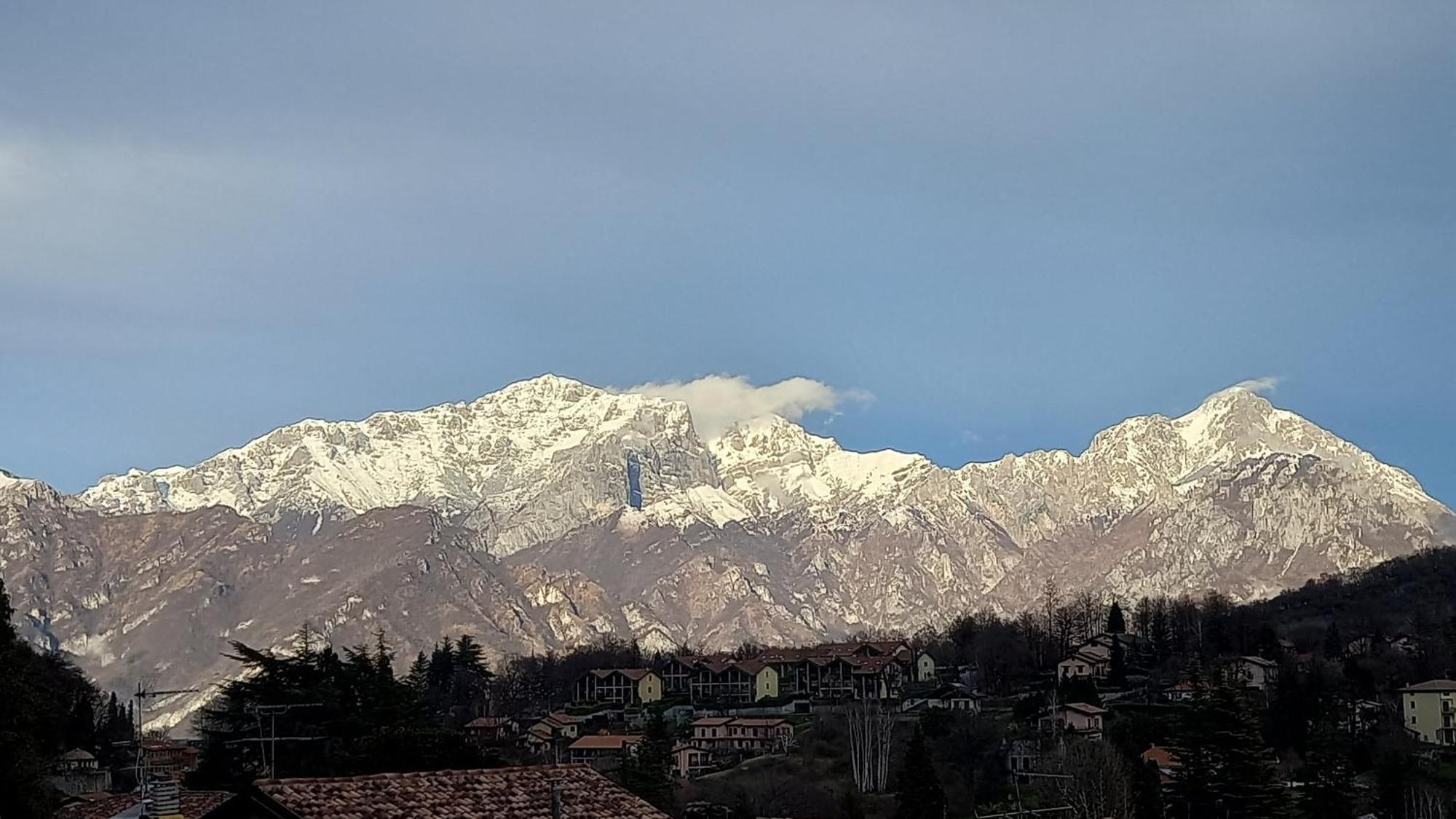 Villetta Singola Con Giardino Cottage Ghisallo Zona Bellagio Magreglio Luaran gambar