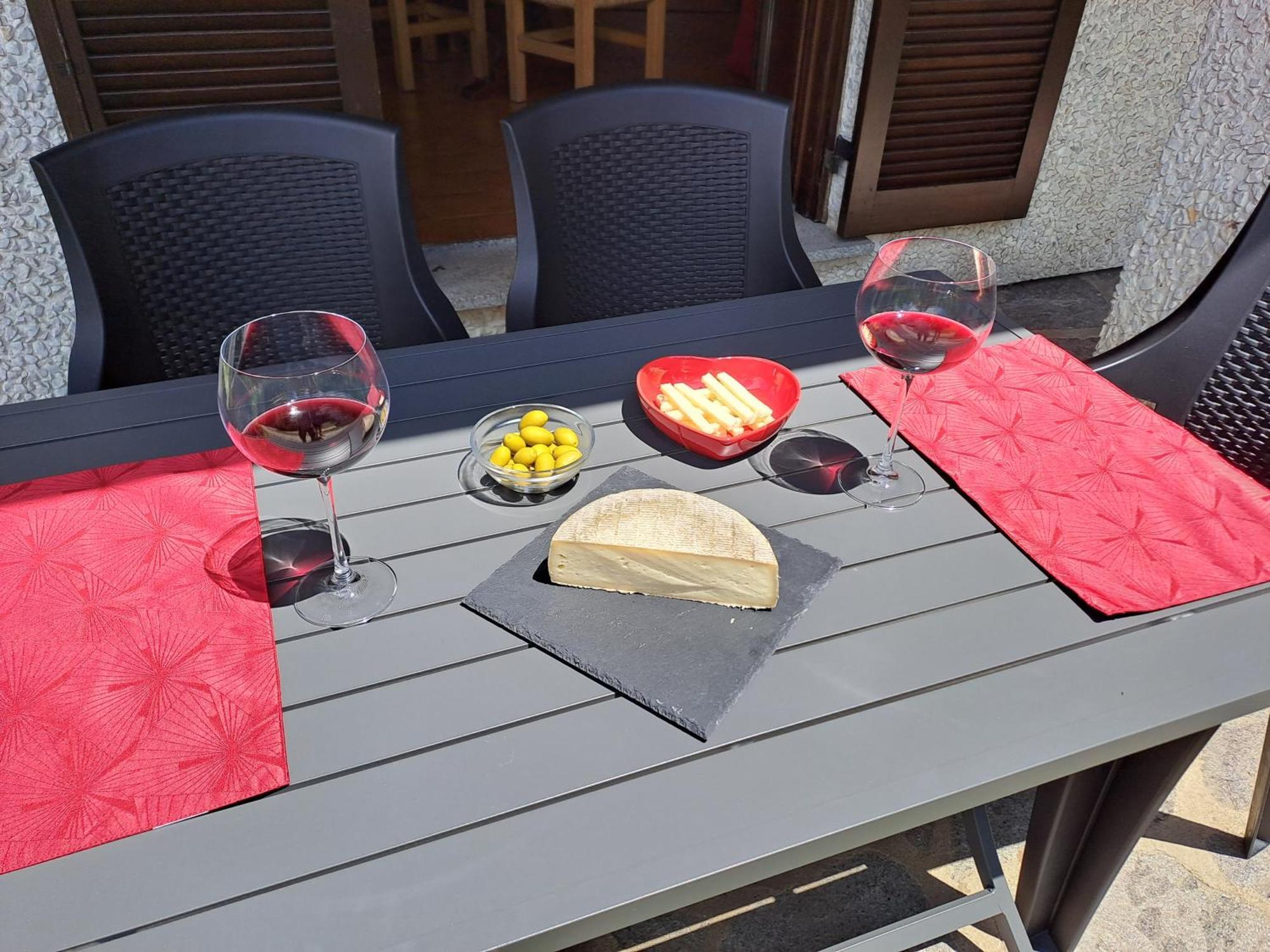 Villetta Singola Con Giardino Cottage Ghisallo Zona Bellagio Magreglio Luaran gambar