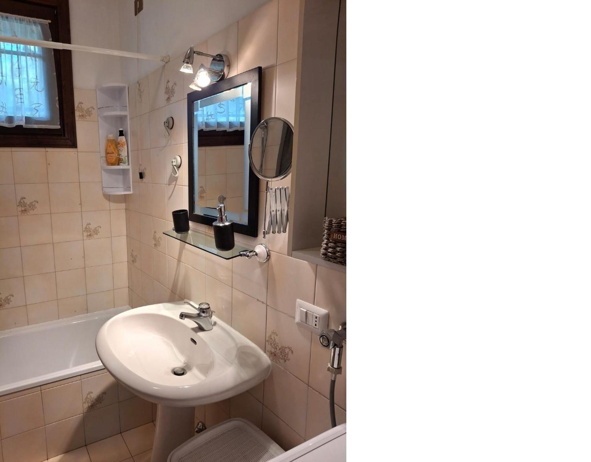 Villetta Singola Con Giardino Cottage Ghisallo Zona Bellagio Magreglio Luaran gambar